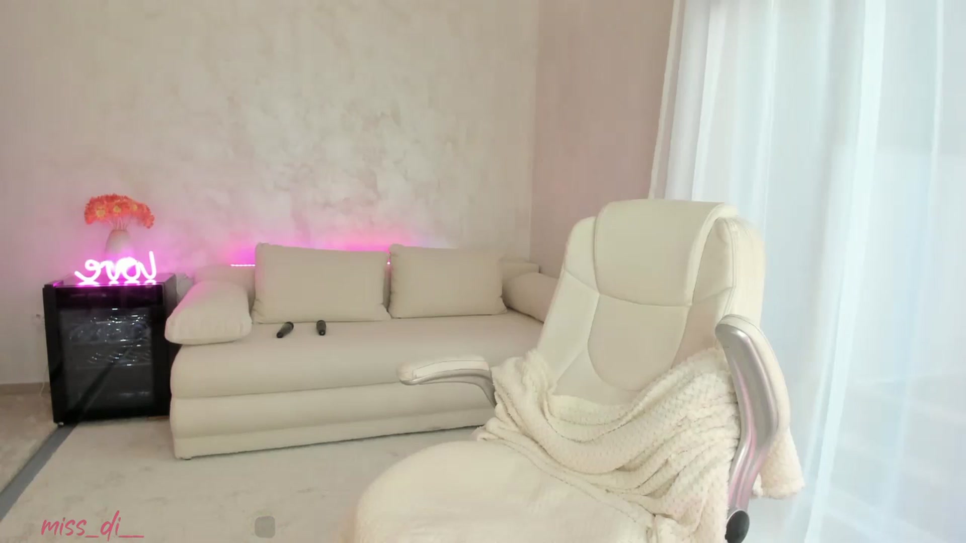 Gallery image thumbnail from Miss_diamond_'s myfreecams stream on, 11/16/2024, 08:26 image 2 of 20