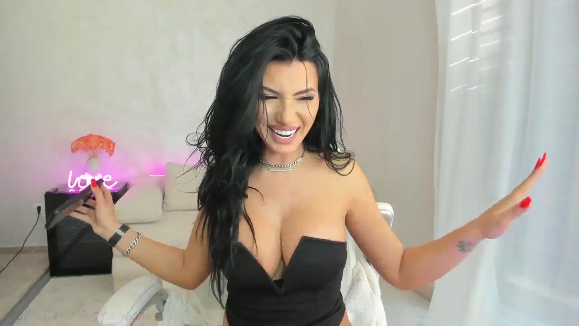 Gallery image thumbnail from Miss_diamond_'s myfreecams stream on, 11/17/2024, 11:36 image 13 of 20