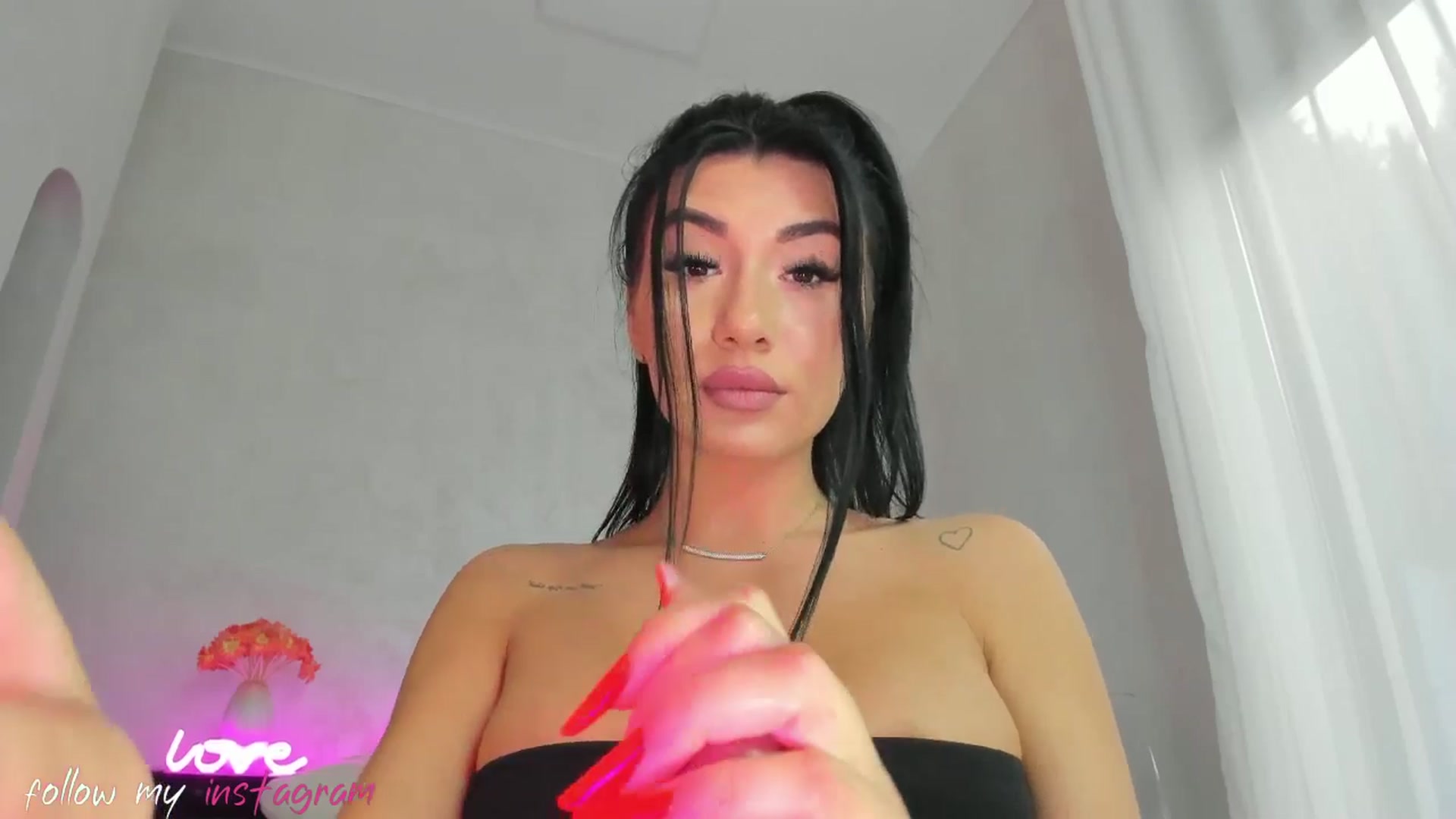 Gallery image thumbnail from Miss_diamond_'s myfreecams stream on, 11/23/2024, 08:30 image 16 of 20