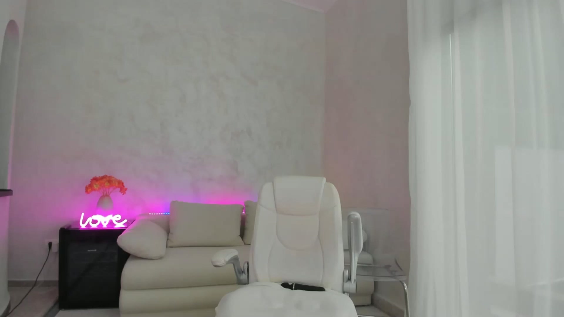 Gallery image thumbnail from Miss_diamond_'s myfreecams stream on, 11/23/2024, 08:30 image 7 of 20