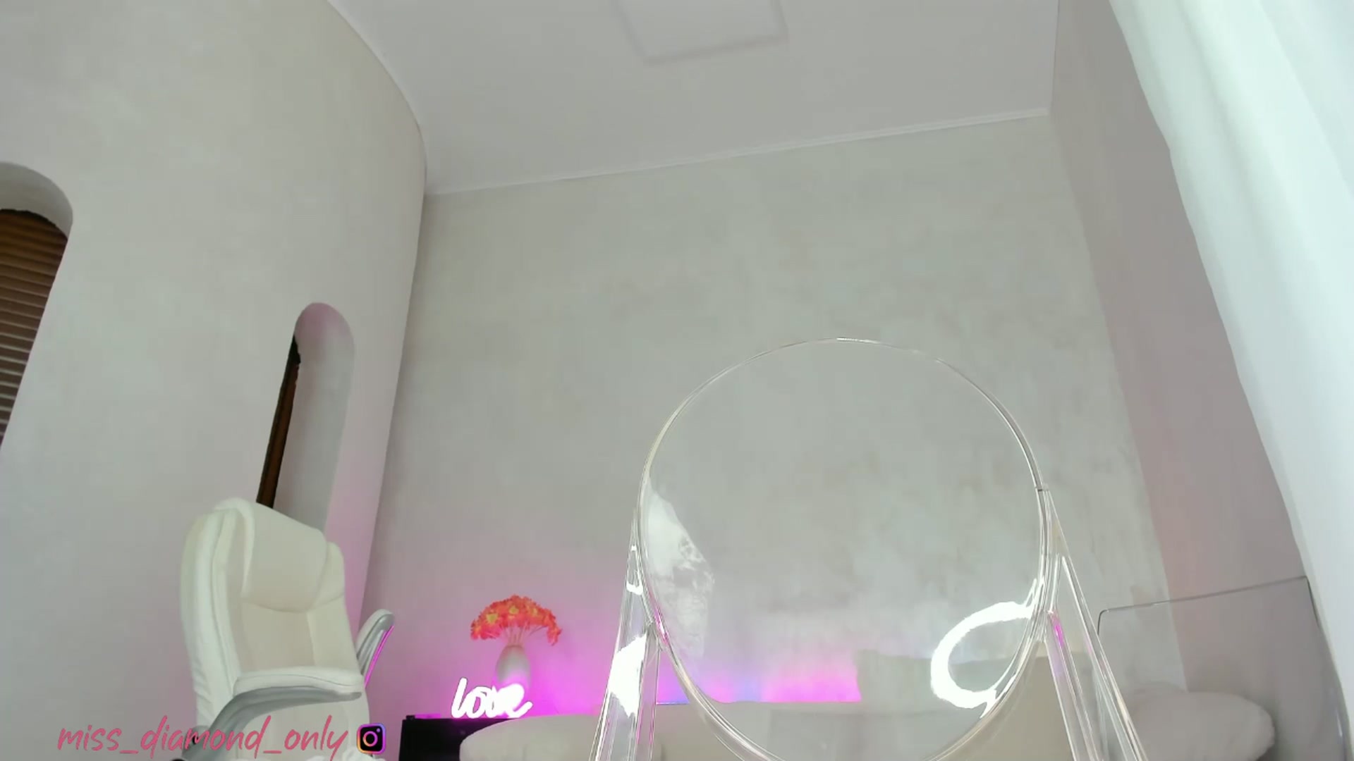 Gallery image thumbnail from Miss_diamond_'s myfreecams stream on, 11/26/2024, 11:11 image 15 of 20