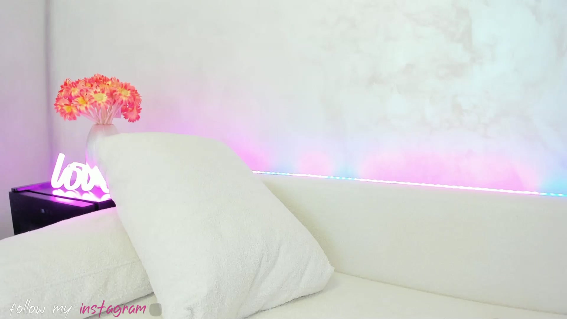 Gallery image thumbnail from Miss_diamond_'s myfreecams stream on, 11/27/2024, 14:12 image 3 of 20