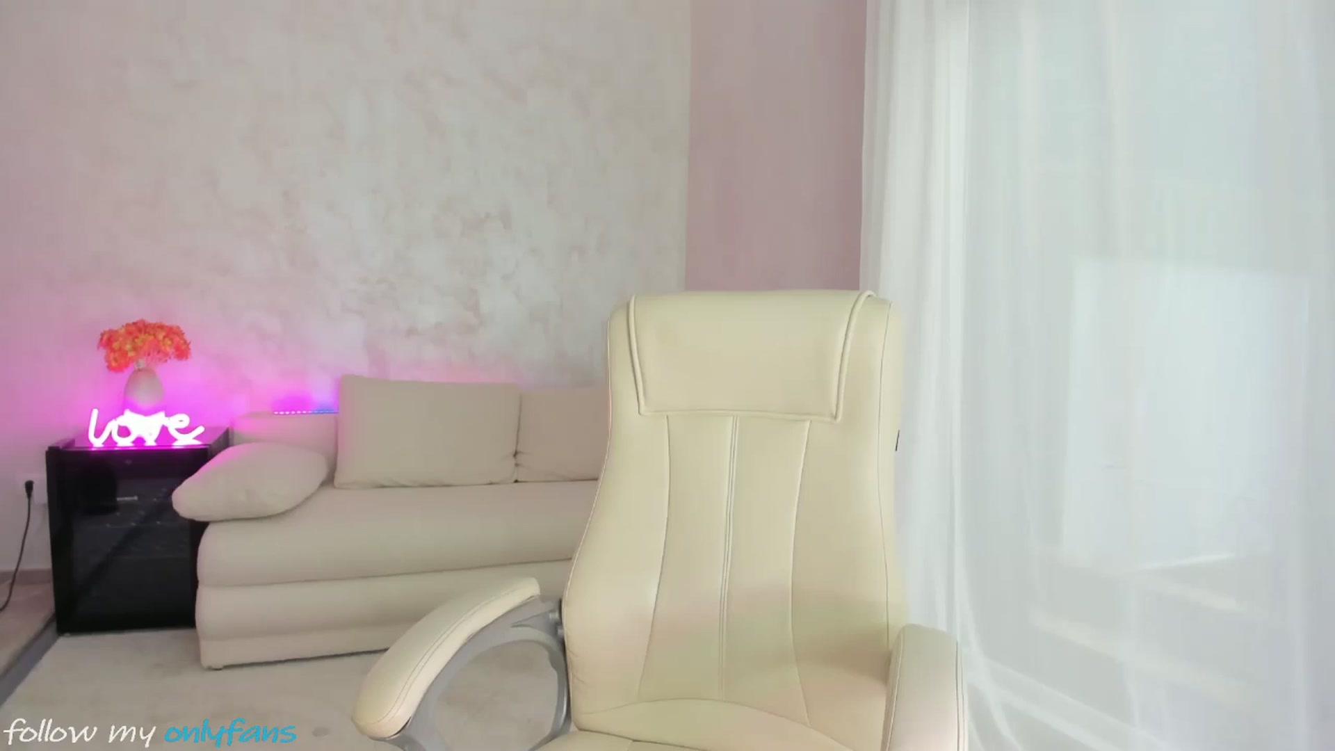 Gallery image thumbnail from Miss_diamond_'s myfreecams stream on, 12/06/2024, 09:51 image 8 of 20