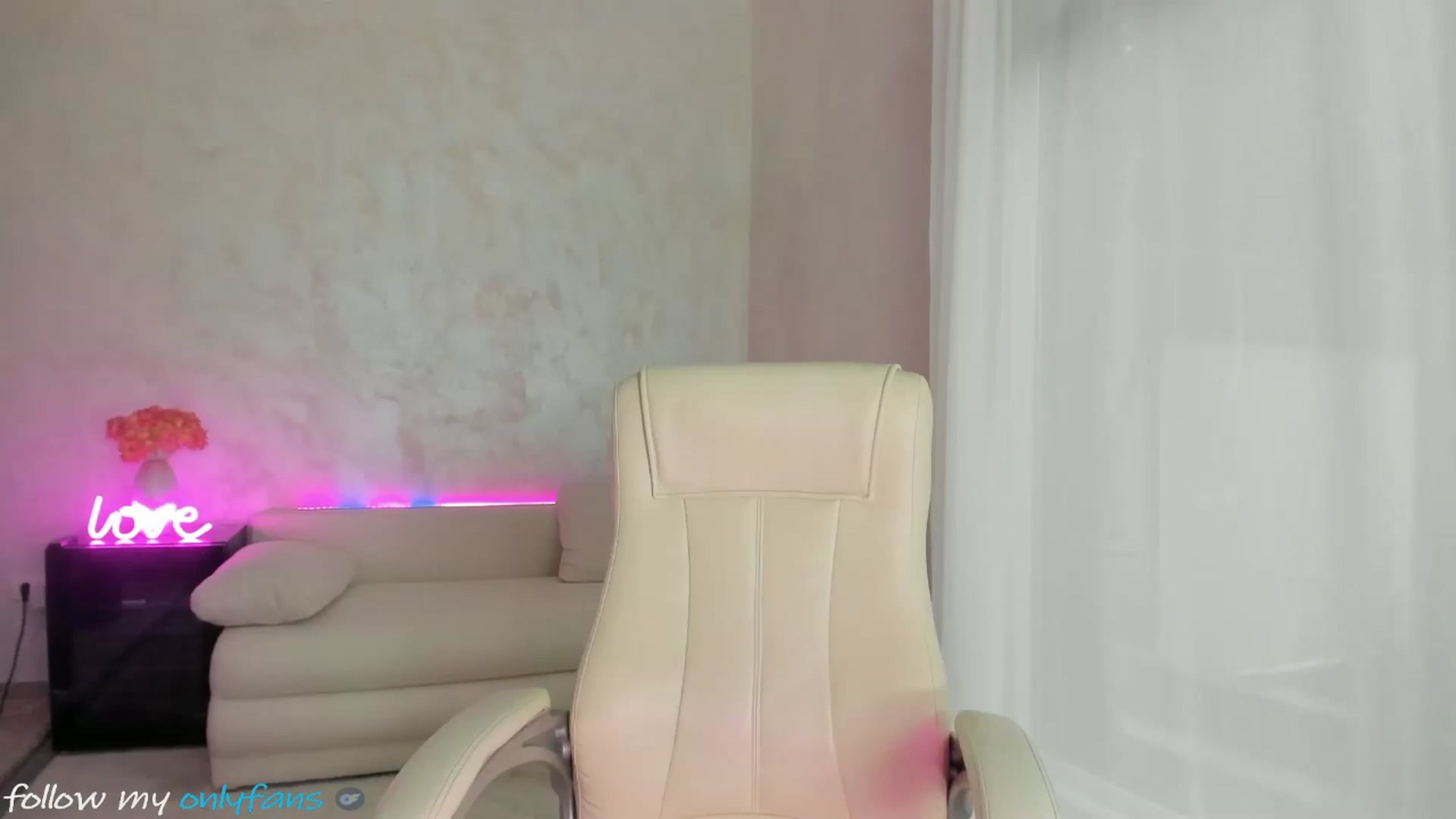 Gallery image thumbnail from Miss_diamond_'s myfreecams stream on, 12/07/2024, 09:37 image 13 of 20
