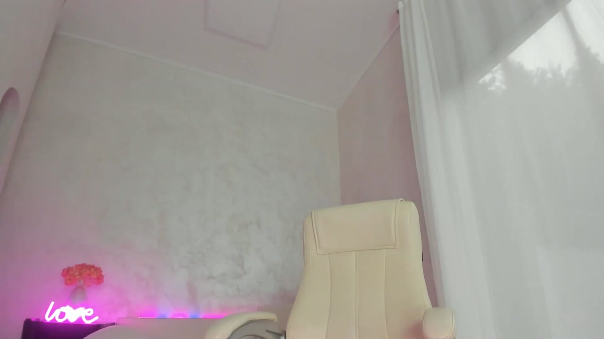 Gallery image thumbnail from Miss_diamond_'s myfreecams stream on, 12/07/2024, 13:07 image 6 of 20