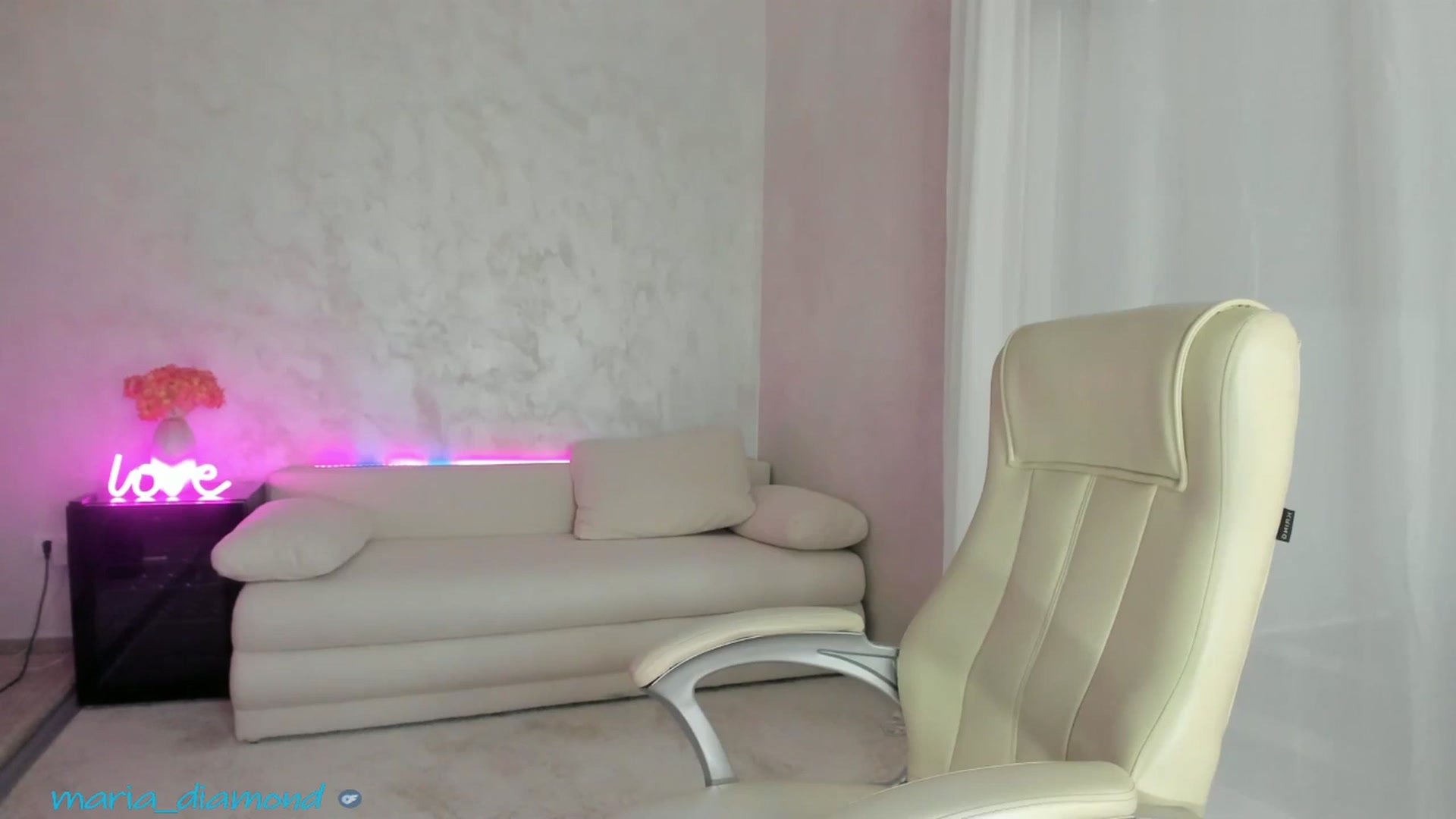 Gallery image thumbnail from Miss_diamond_'s myfreecams stream on, 12/07/2024, 13:07 image 15 of 20