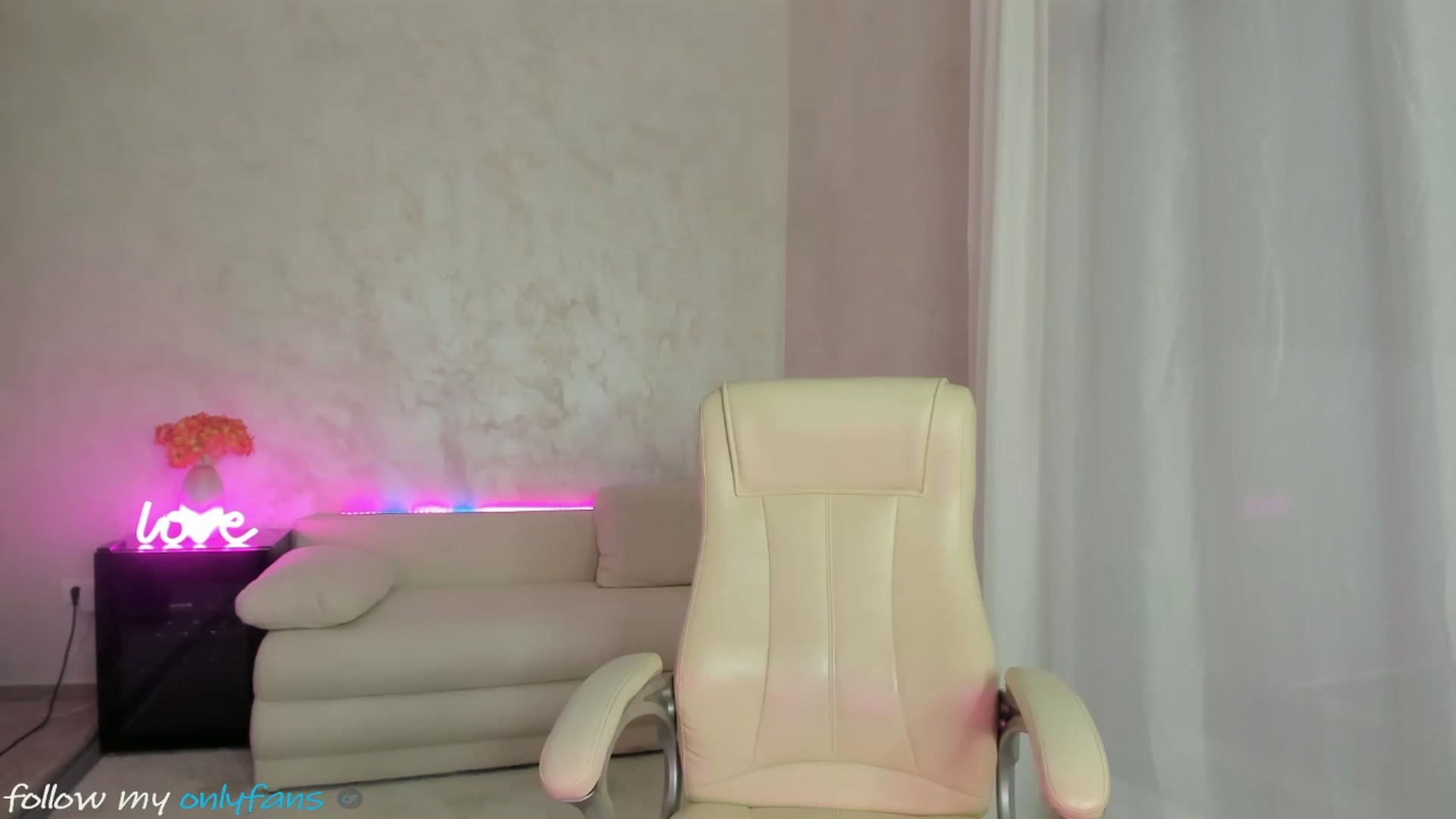 Gallery image thumbnail from Miss_diamond_'s myfreecams stream on, 12/07/2024, 13:33 image 10 of 20