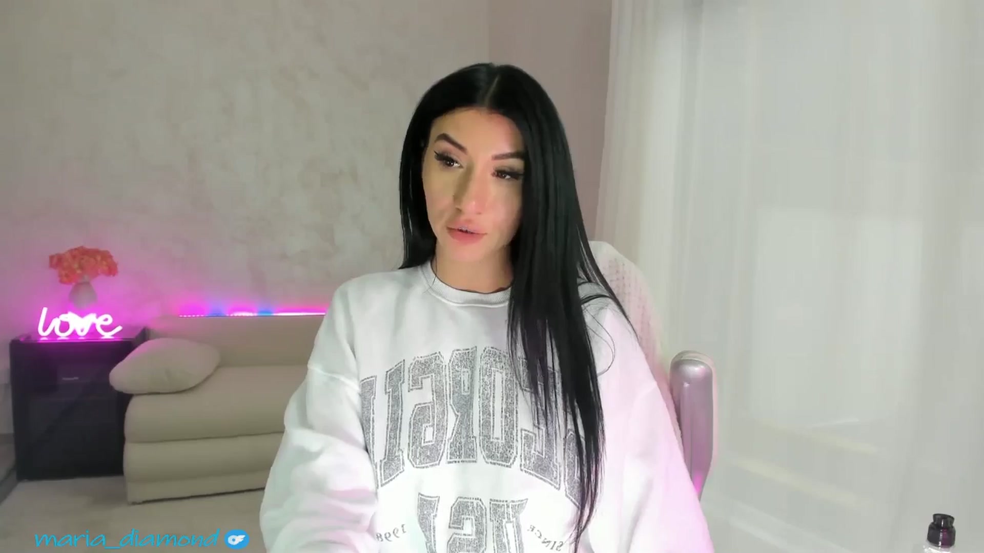 Gallery image thumbnail from Miss_diamond_'s myfreecams stream on, 12/08/2024, 13:37 image 15 of 20