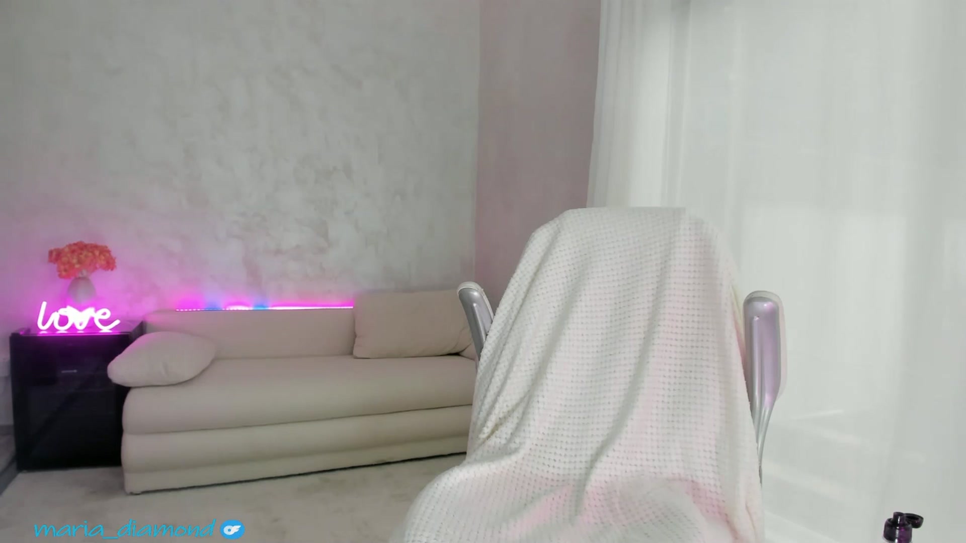 Gallery image thumbnail from Miss_diamond_'s myfreecams stream on, 12/08/2024, 13:37 image 12 of 20