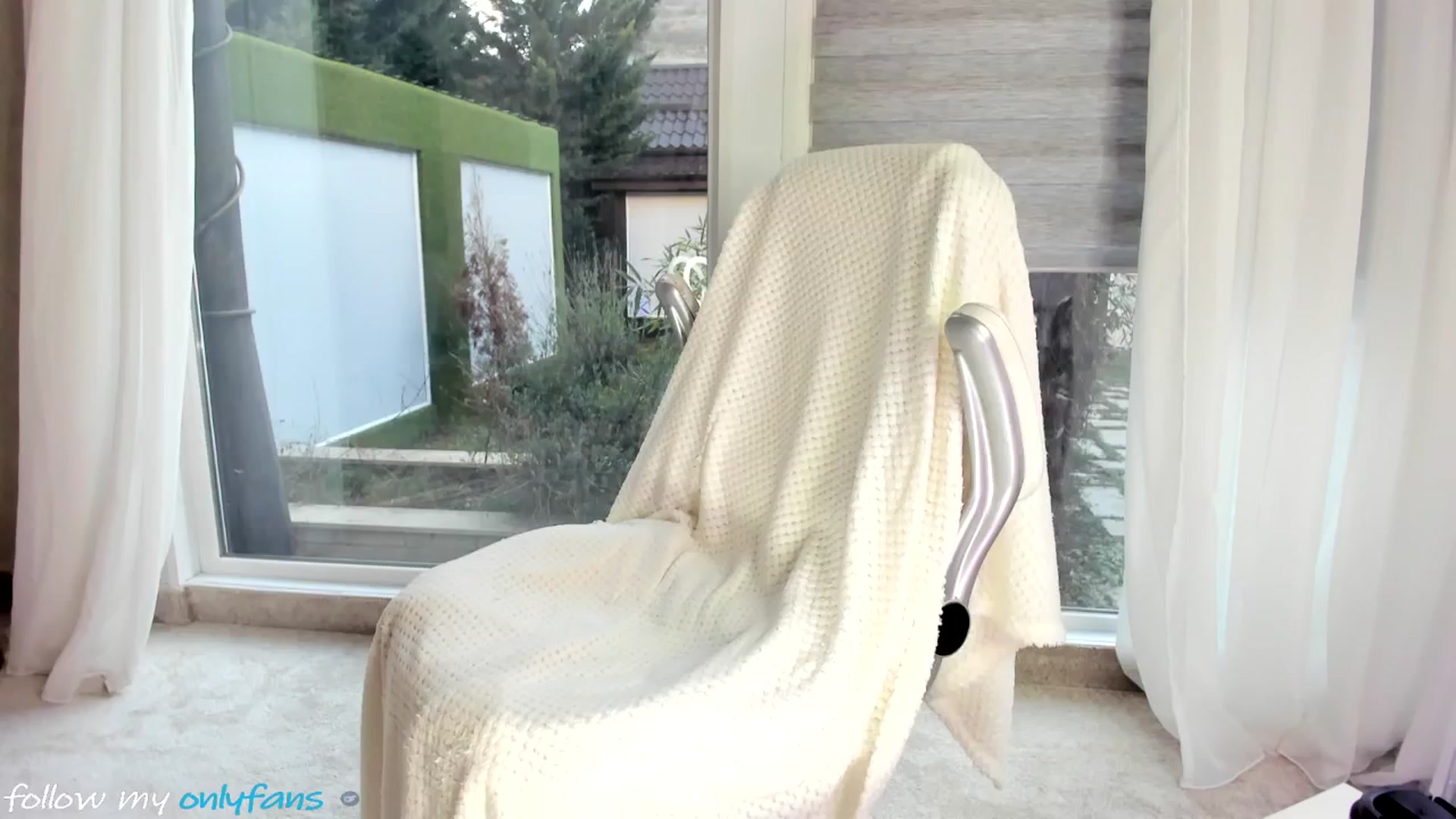Gallery image thumbnail from Miss_diamond_'s myfreecams stream on, 12/18/2024, 07:55 image 13 of 20