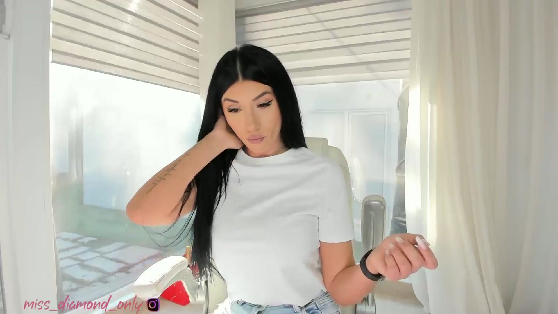 Gallery image thumbnail from Miss_diamond_'s myfreecams stream on, 03/04/2025, 07:44 image 4 of 20