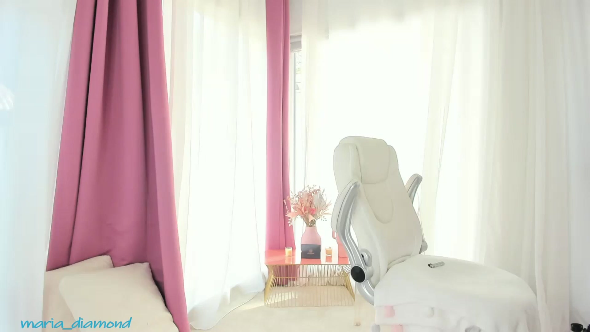 Gallery image thumbnail from Miss_diamond_'s myfreecams stream on, 04/28/2025, 12:29 image 20 of 20