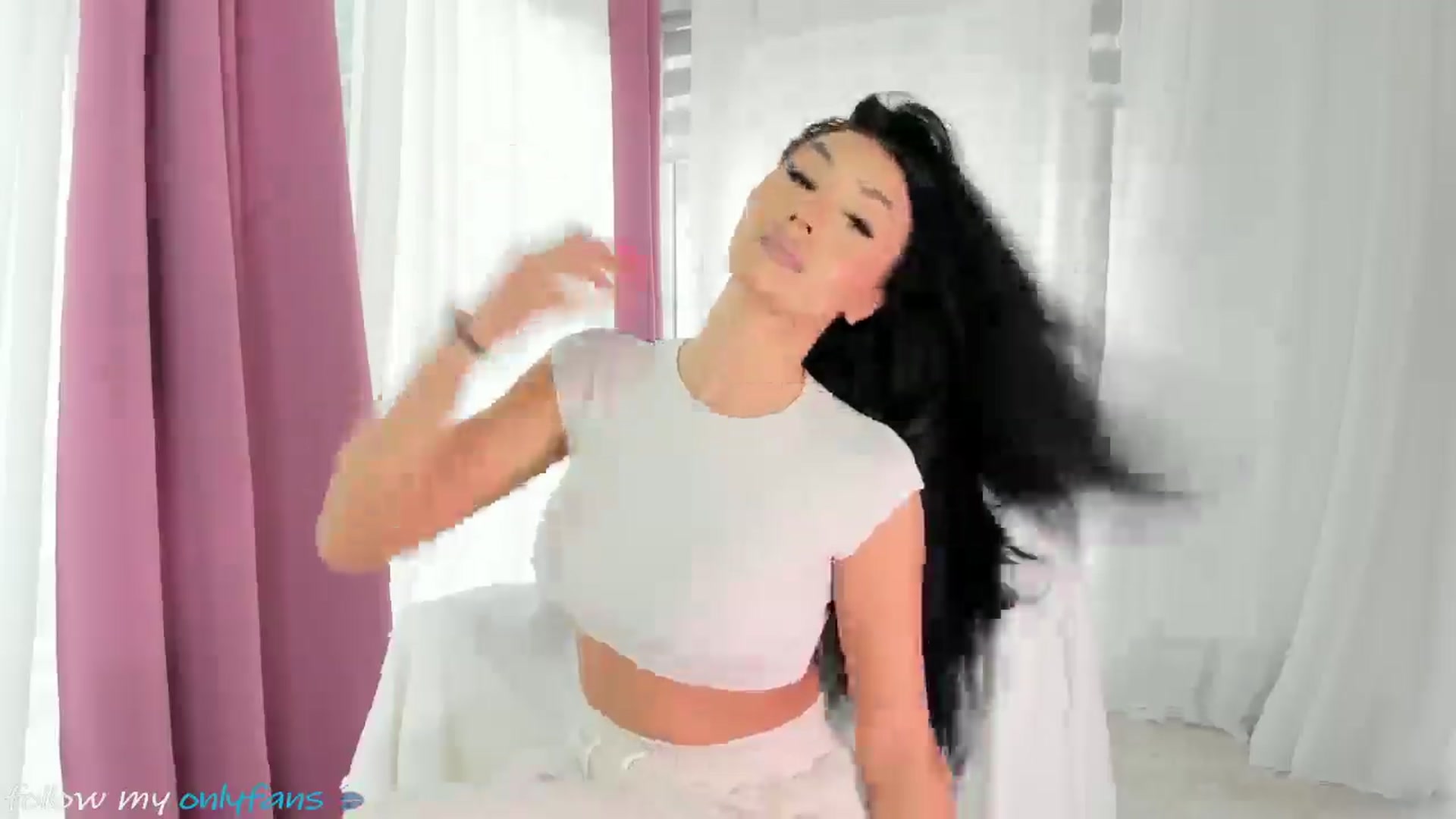 Gallery image thumbnail from Miss_diamond_'s myfreecams stream on, 05/12/2025, 10:41 image 3 of 20