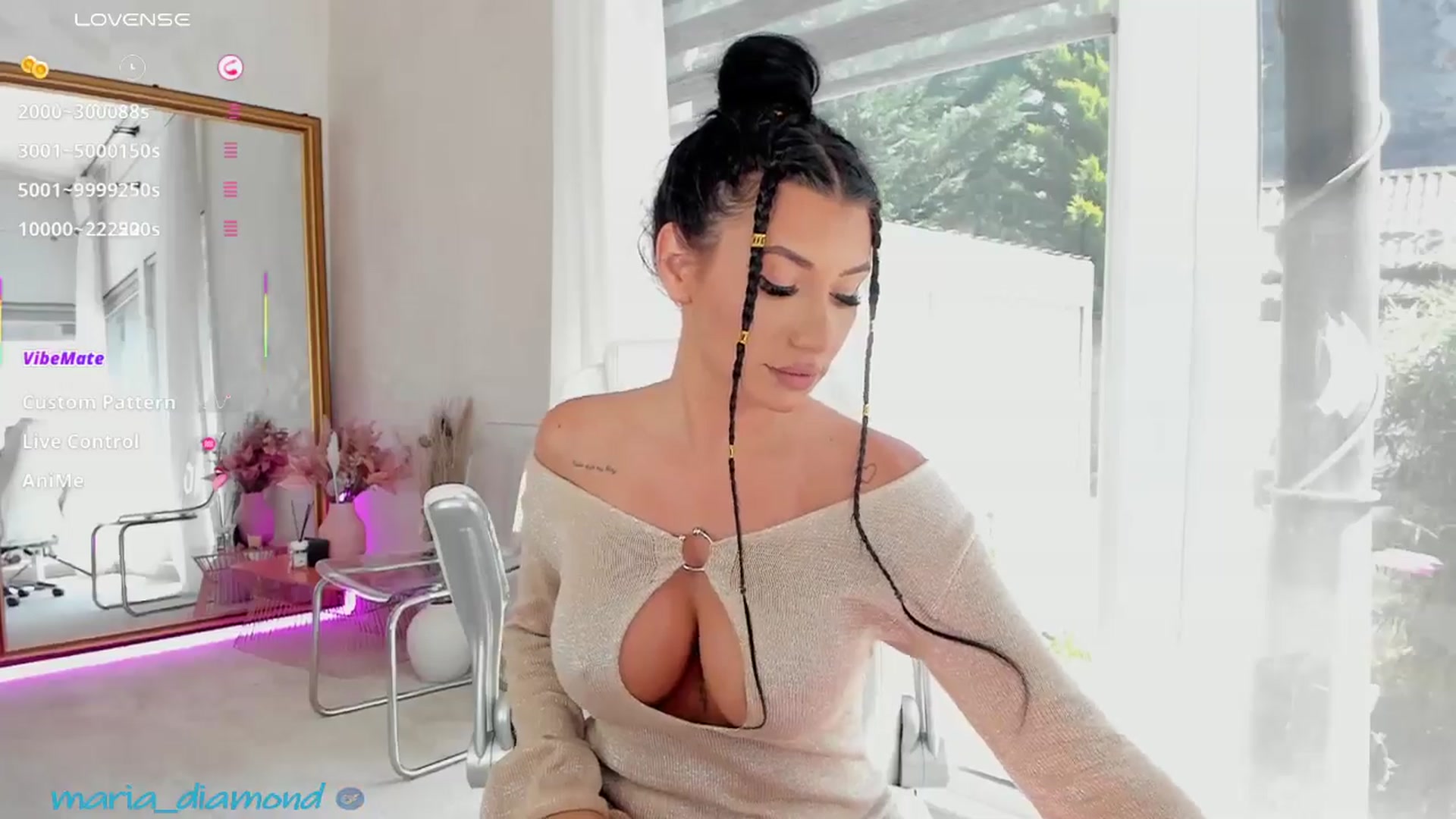 Gallery image thumbnail from Miss_diamond_'s myfreecams stream on, 06/22/2025, 08:13 image 10 of 20