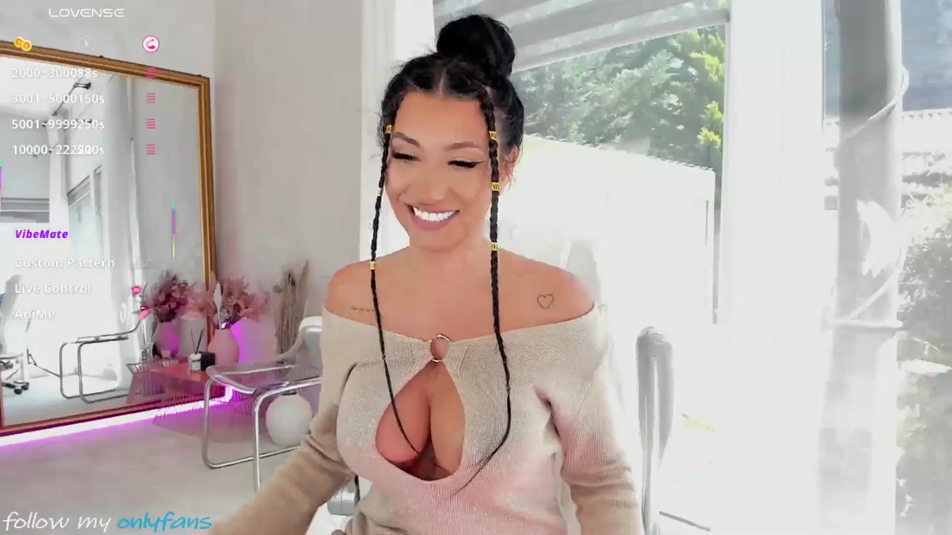 Gallery image thumbnail from Miss_diamond_'s myfreecams stream on, 06/22/2025, 08:13 image 14 of 20