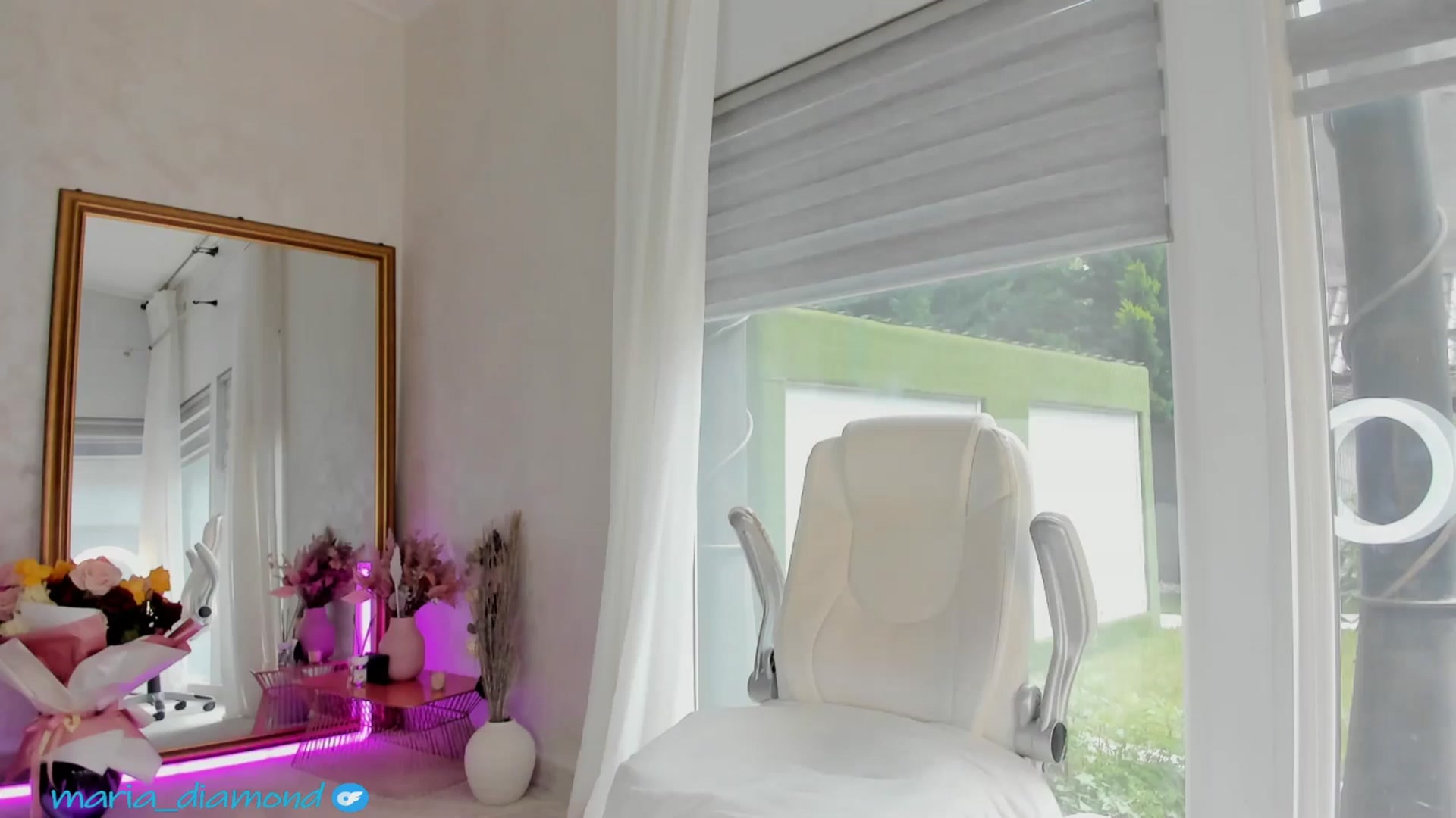 Gallery image thumbnail from Miss_diamond_'s myfreecams stream on, 06/30/2025, 09:12 image 10 of 20