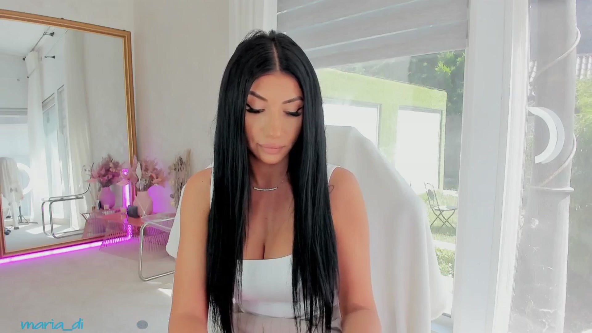 Gallery image thumbnail from Miss_diamond_'s myfreecams stream on, 07/18/2025, 08:39 image 7 of 20