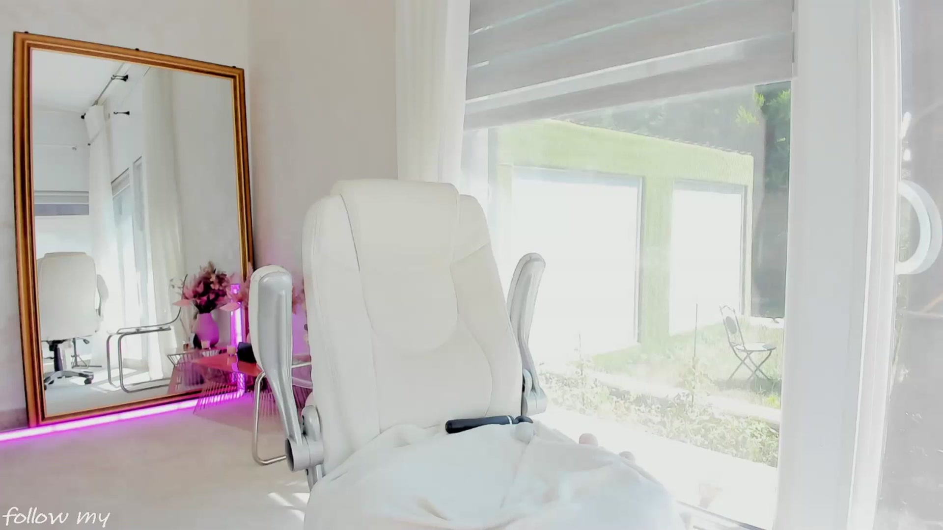 Gallery image thumbnail from Miss_diamond_'s myfreecams stream on, 07/20/2025, 10:16 image 2 of 20