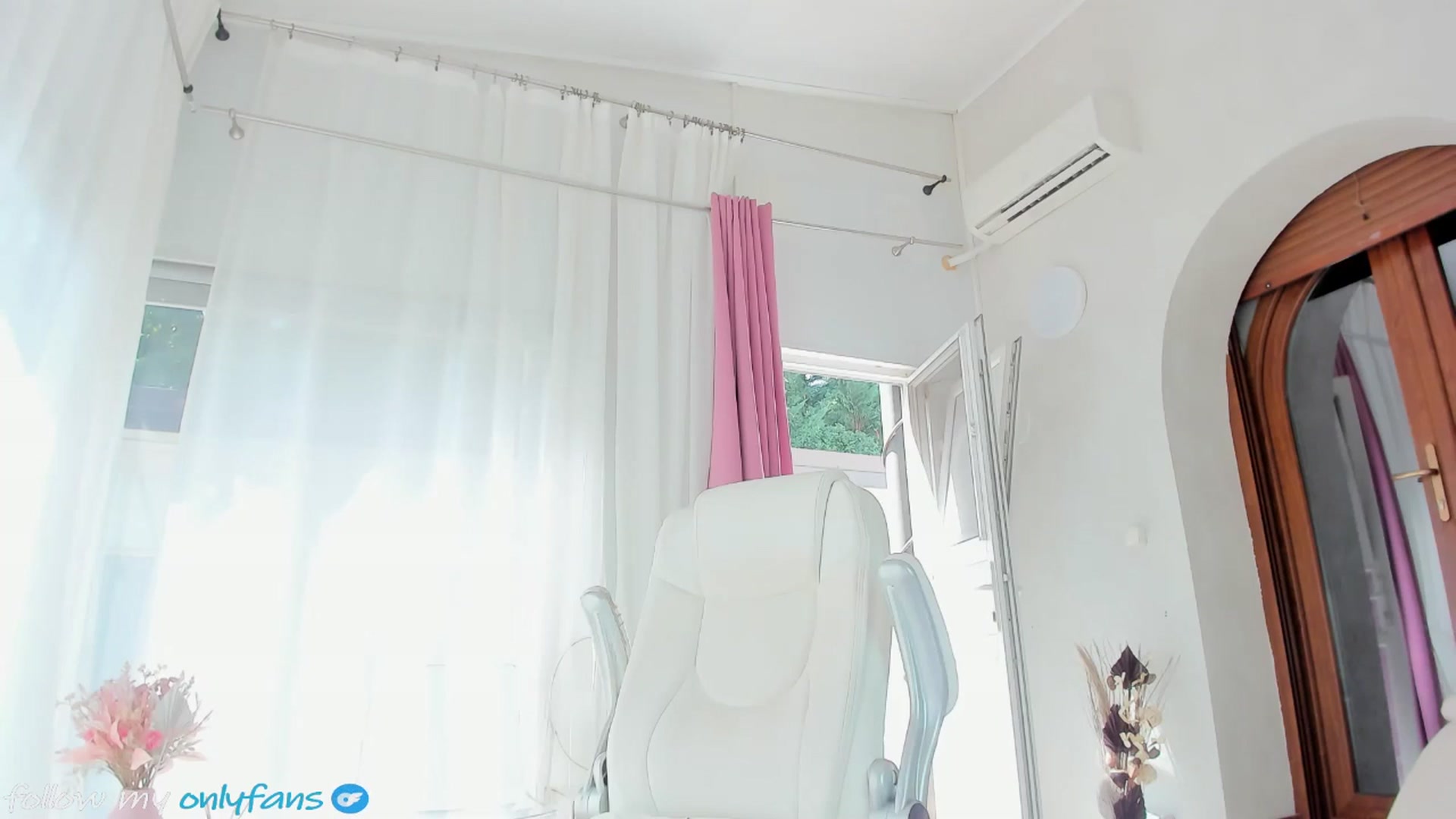 Gallery image thumbnail from Miss_diamond_'s myfreecams stream on, 07/26/2025, 08:24 image 20 of 20