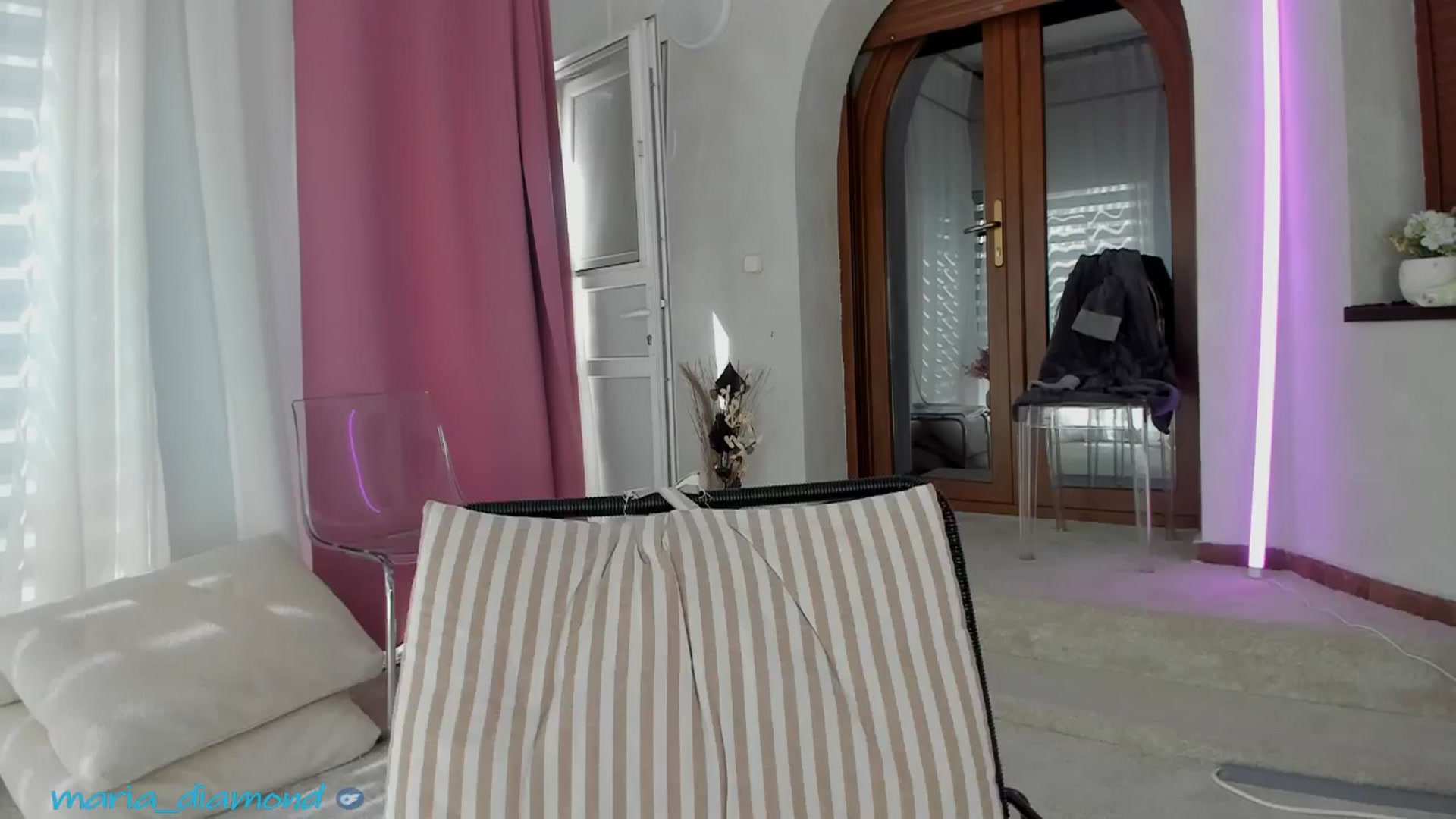 Gallery image thumbnail from Miss_diamond_'s myfreecams stream on, 08/15/2025, 08:47 image 7 of 20