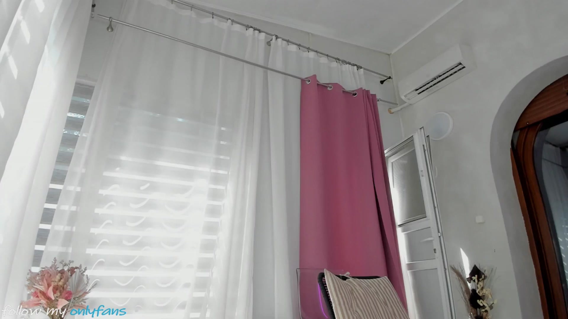 Gallery image thumbnail from Miss_diamond_'s myfreecams stream on, 08/15/2025, 08:47 image 11 of 20