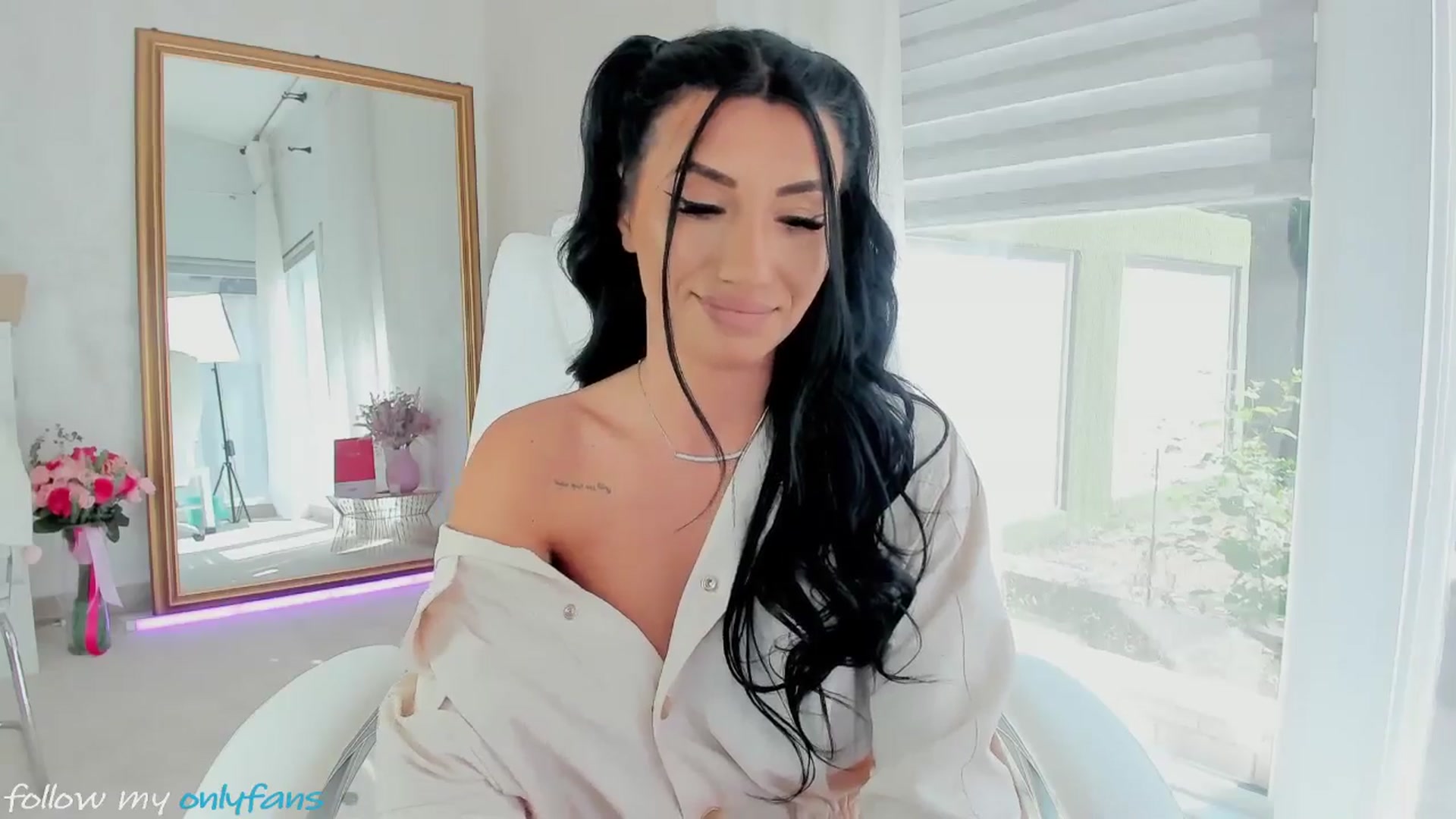 Gallery image thumbnail from Miss_diamond_'s myfreecams stream on, 08/26/2025, 10:02 image 8 of 20