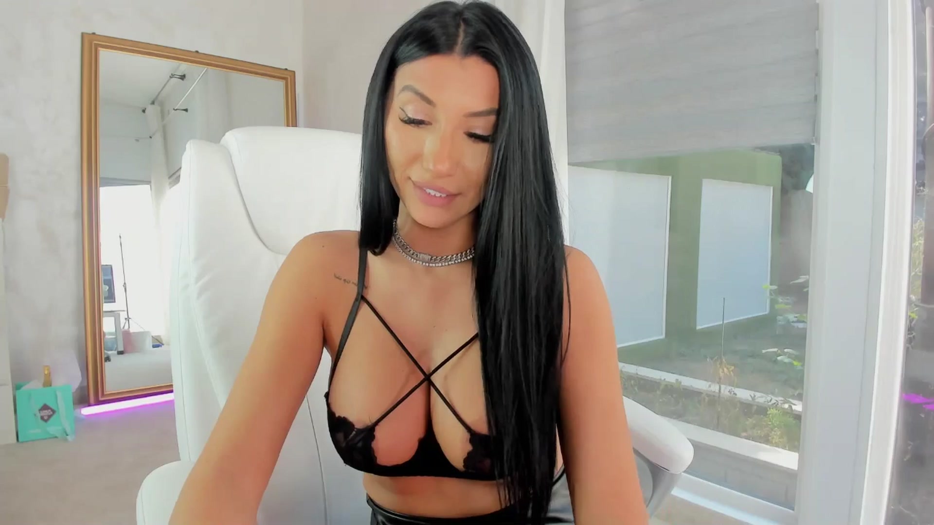 Gallery image thumbnail from Miss_diamond_'s myfreecams stream on, 09/08/2025, 12:23 image 18 of 20