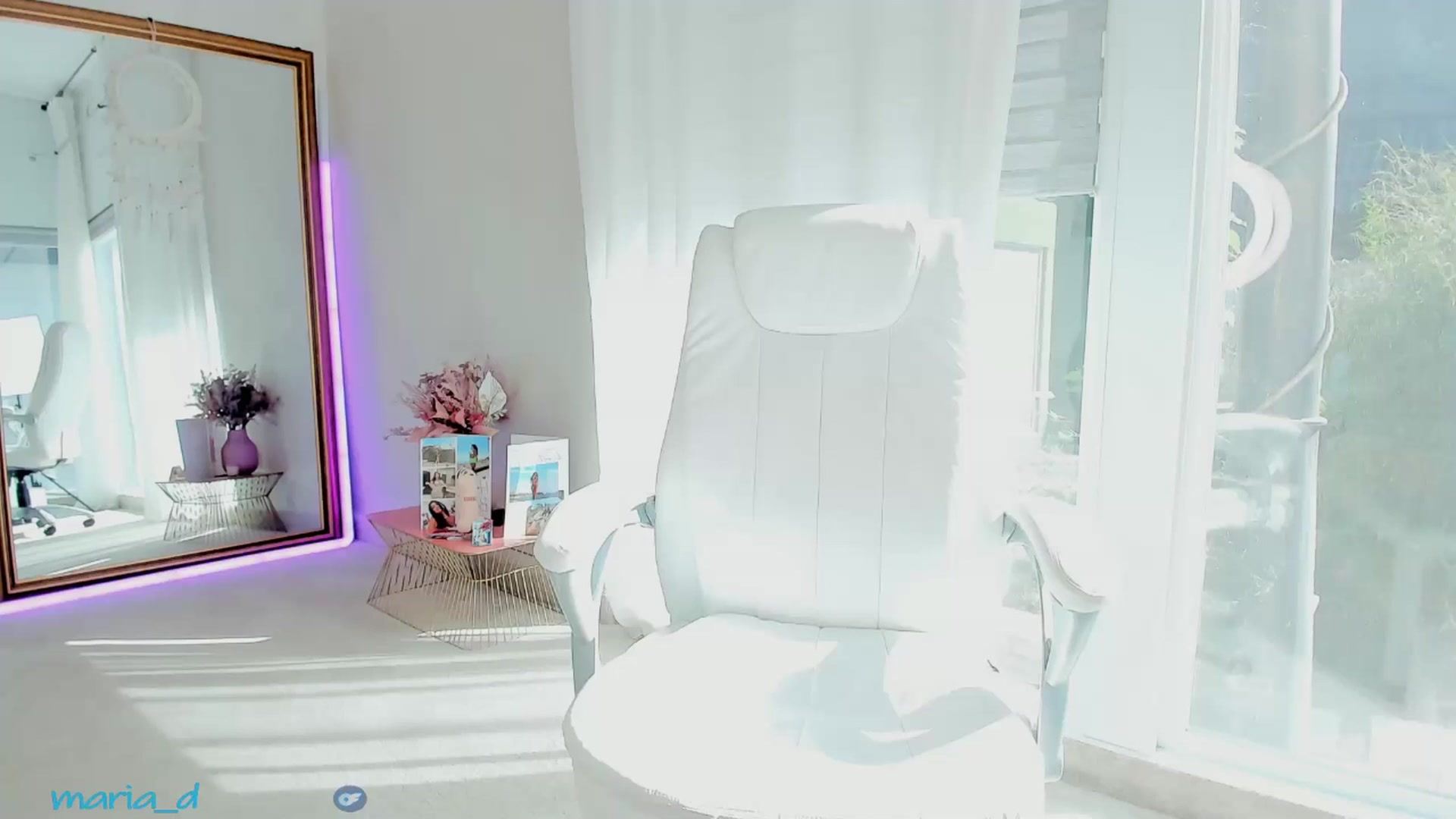 Gallery image thumbnail from Miss_diamond_'s myfreecams stream on, 09/14/2025, 12:58 image 1 of 20