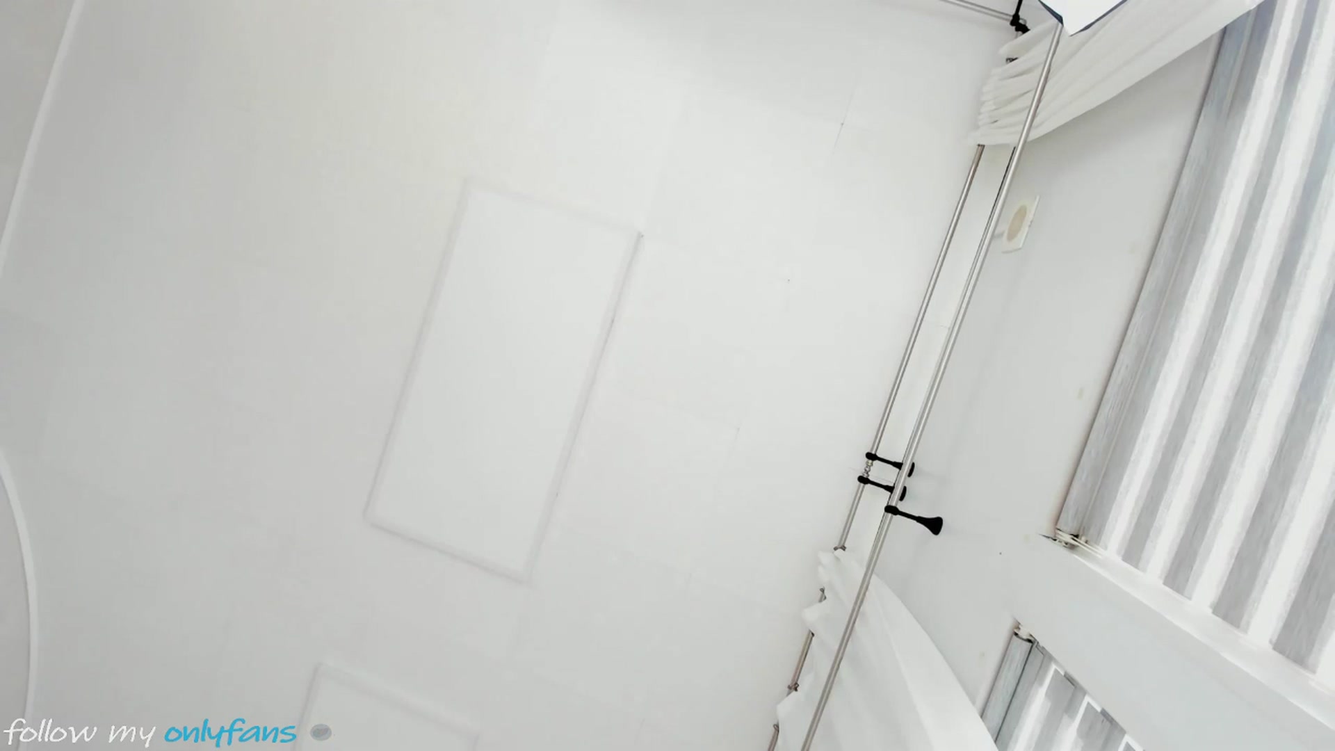 Gallery image thumbnail from Miss_diamond_'s myfreecams stream on, 09/18/2025, 08:15 image 12 of 20
