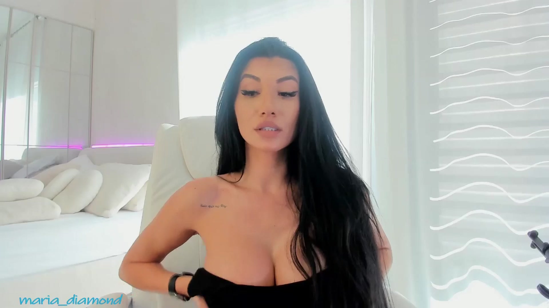 Gallery image thumbnail from Miss_diamond_'s myfreecams stream on, 10/20/2025, 10:57 image 5 of 20