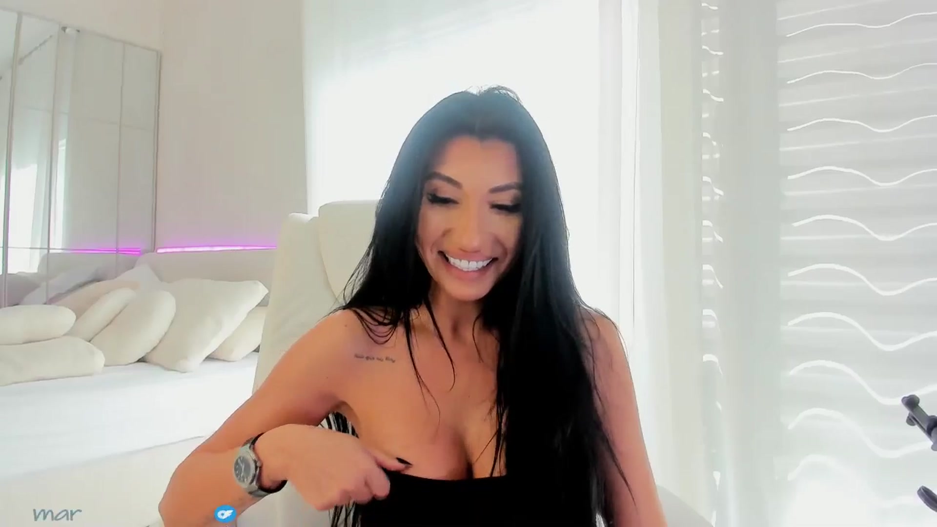 Gallery image thumbnail from Miss_diamond_'s myfreecams stream on, 10/20/2025, 10:57 image 14 of 20