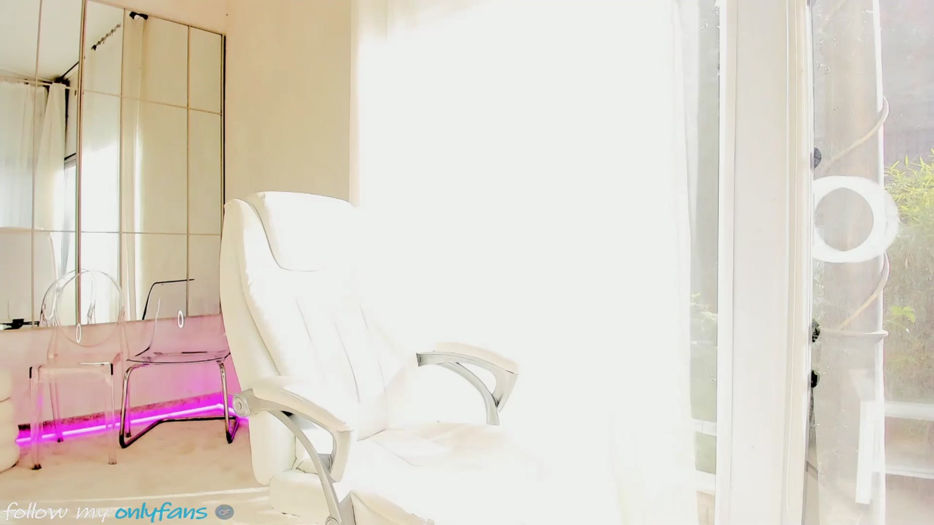 Gallery image thumbnail from Miss_diamond_'s myfreecams stream on, 10/21/2025, 07:53 image 8 of 20