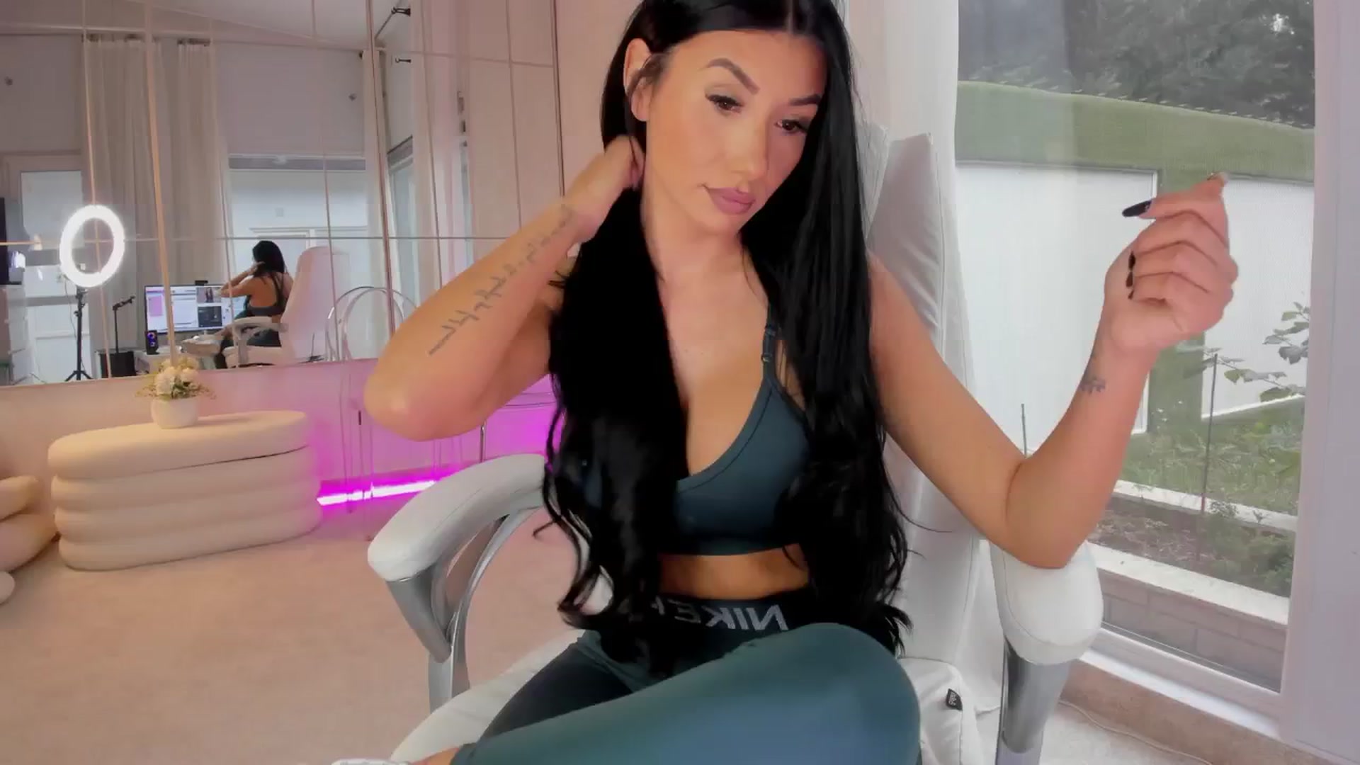 Gallery image thumbnail from Miss_diamond_'s myfreecams stream on, 10/26/2025, 09:21 image 7 of 20