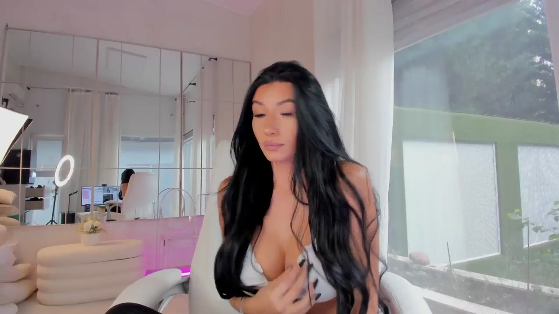 Gallery image thumbnail from Miss_diamond_'s myfreecams stream on, 10/28/2025, 08:36 image 5 of 20