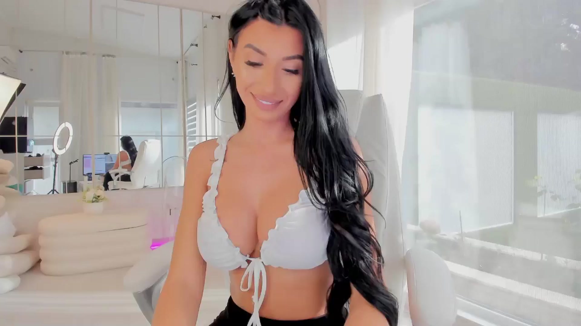 Gallery image thumbnail from Miss_diamond_'s myfreecams stream on, 10/28/2025, 08:36 image 10 of 20