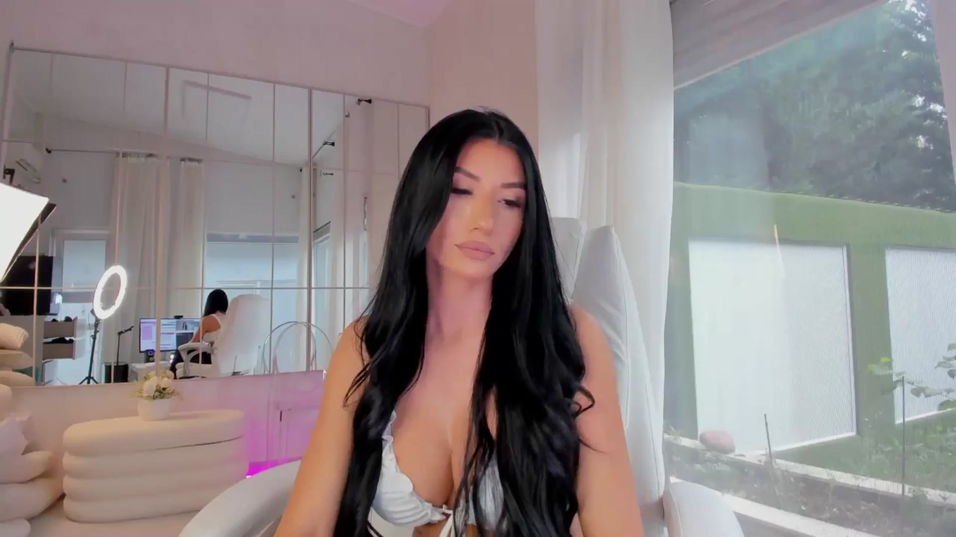 Gallery image thumbnail from Miss_diamond_'s myfreecams stream on, 10/28/2025, 08:36 image 2 of 20