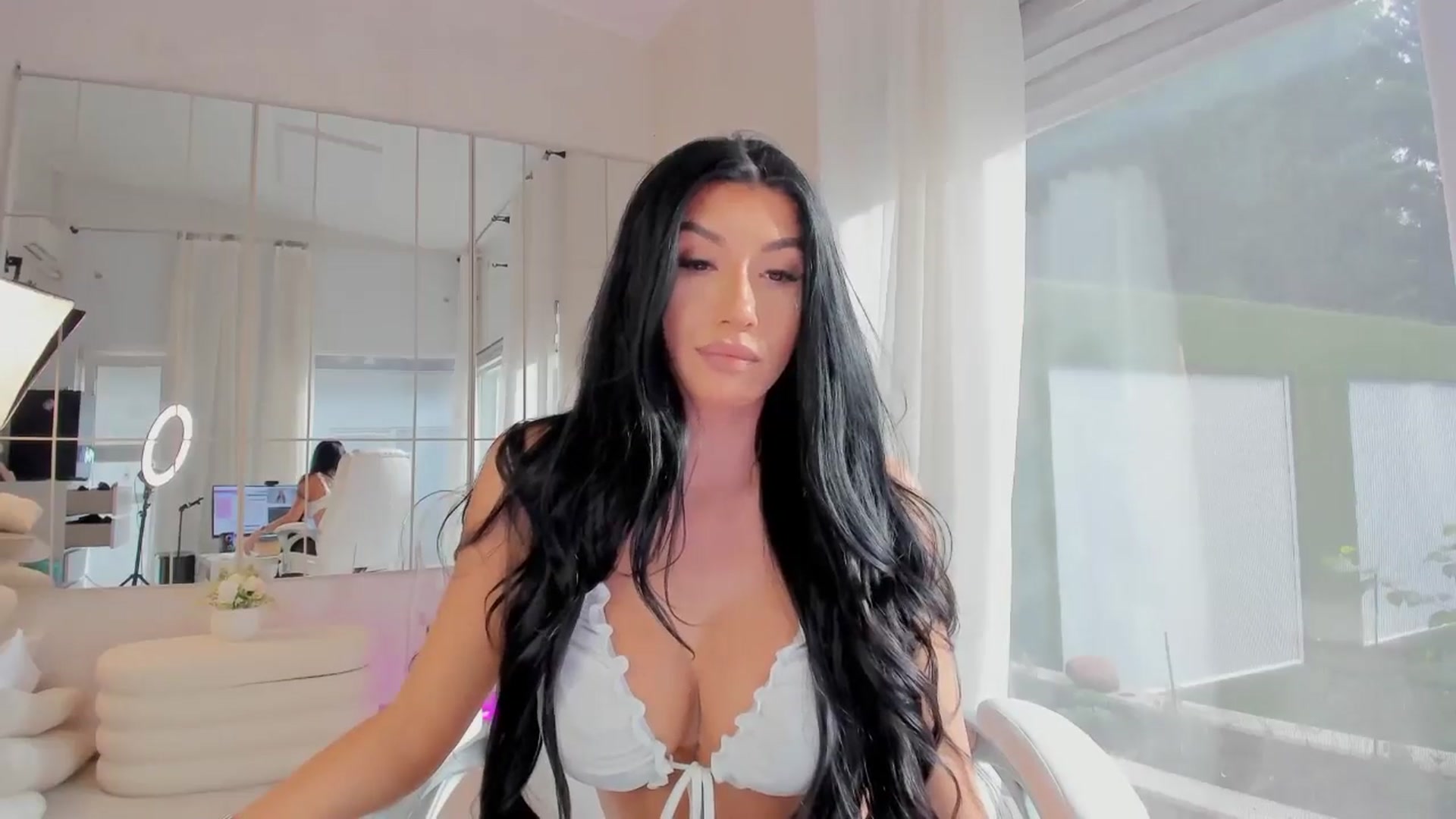 Gallery image thumbnail from Miss_diamond_'s myfreecams stream on, 10/28/2025, 08:36 image 7 of 20