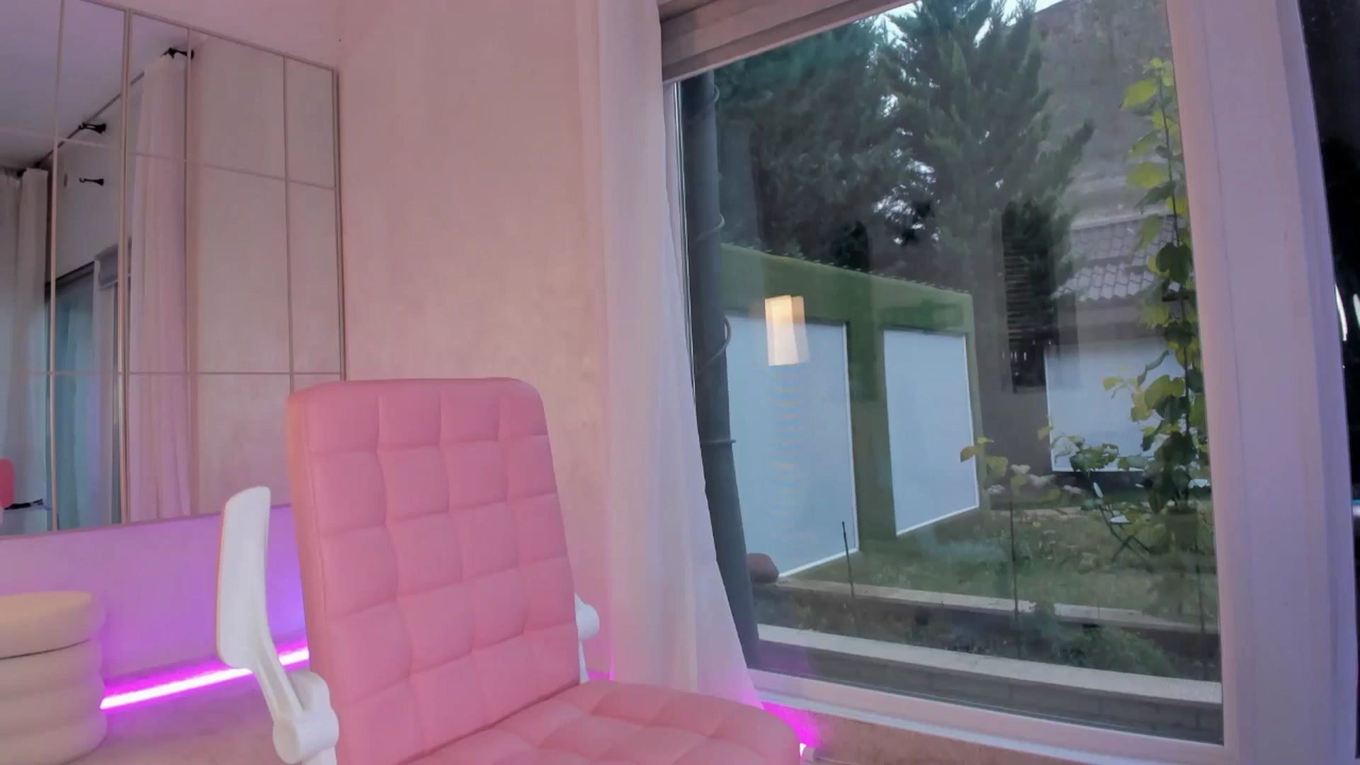 Gallery image thumbnail from Miss_diamond_'s myfreecams stream on, 12/03/2025, 14:15 image 5 of 20