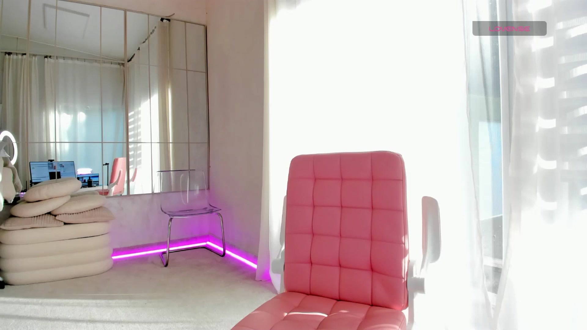 Gallery image thumbnail from Miss_diamond_'s myfreecams stream on, 02/12/2026, 12:00 image 1 of 20
