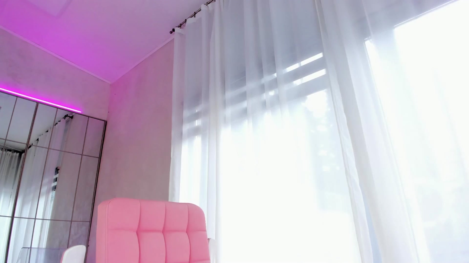 Gallery image thumbnail from Miss_diamond_'s myfreecams stream on, 03/12/2026, 09:49 image 18 of 20