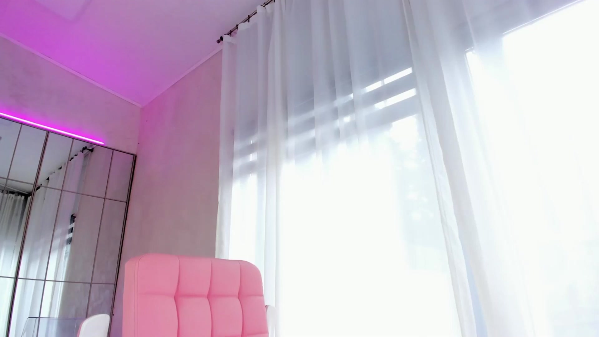 Gallery image thumbnail from Miss_diamond_'s myfreecams stream on, 03/12/2026, 09:49 image 19 of 20