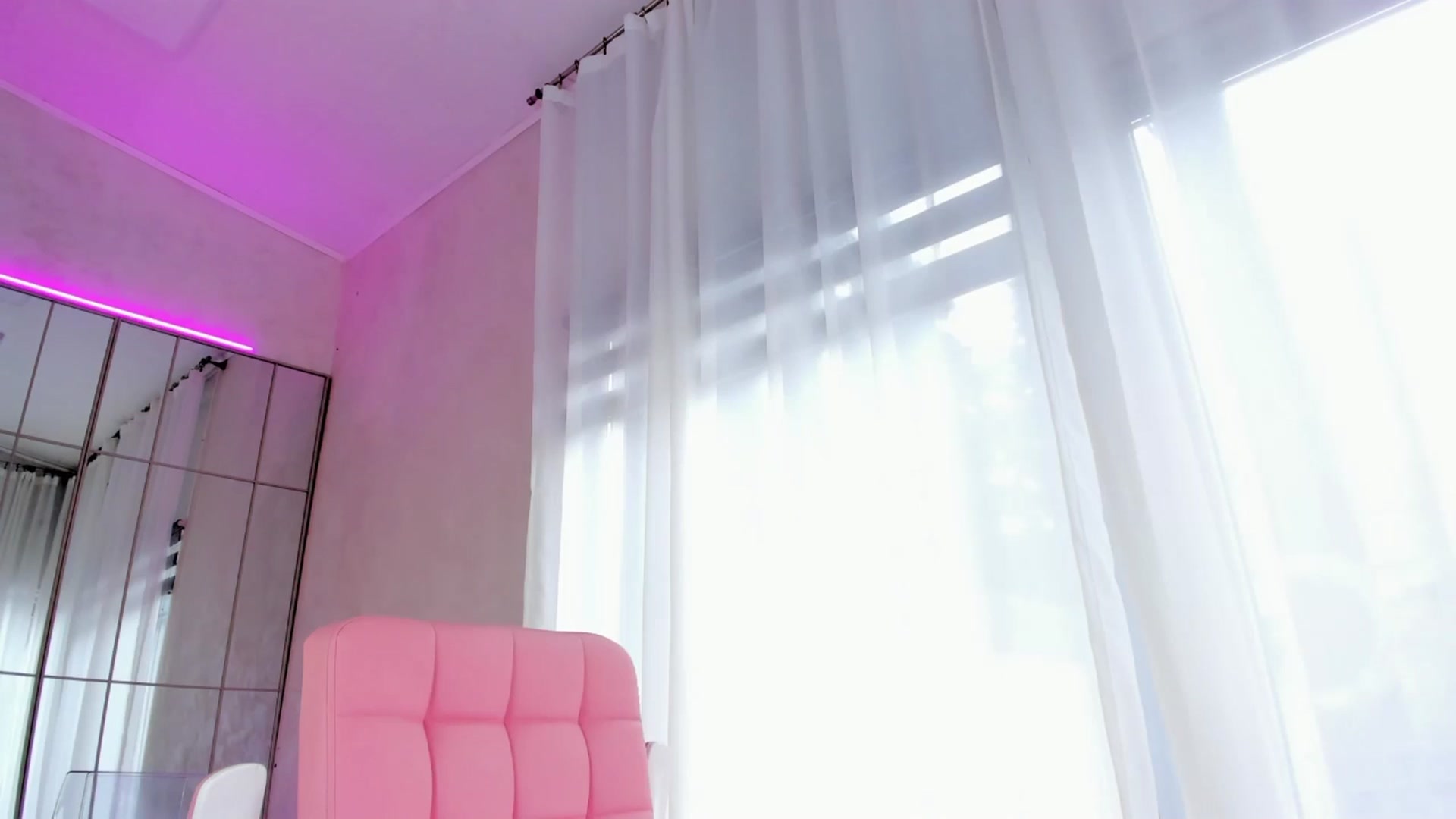 Gallery image thumbnail from Miss_diamond_'s myfreecams stream on, 03/12/2026, 09:49 image 17 of 20