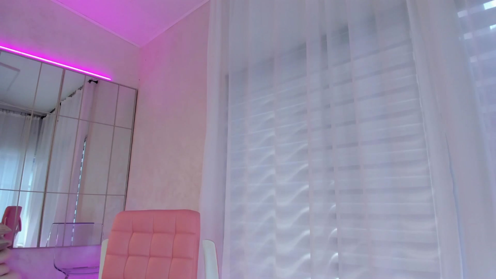 Gallery image thumbnail from Miss_diamond_'s myfreecams stream on, 03/15/2026, 14:28 image 5 of 20