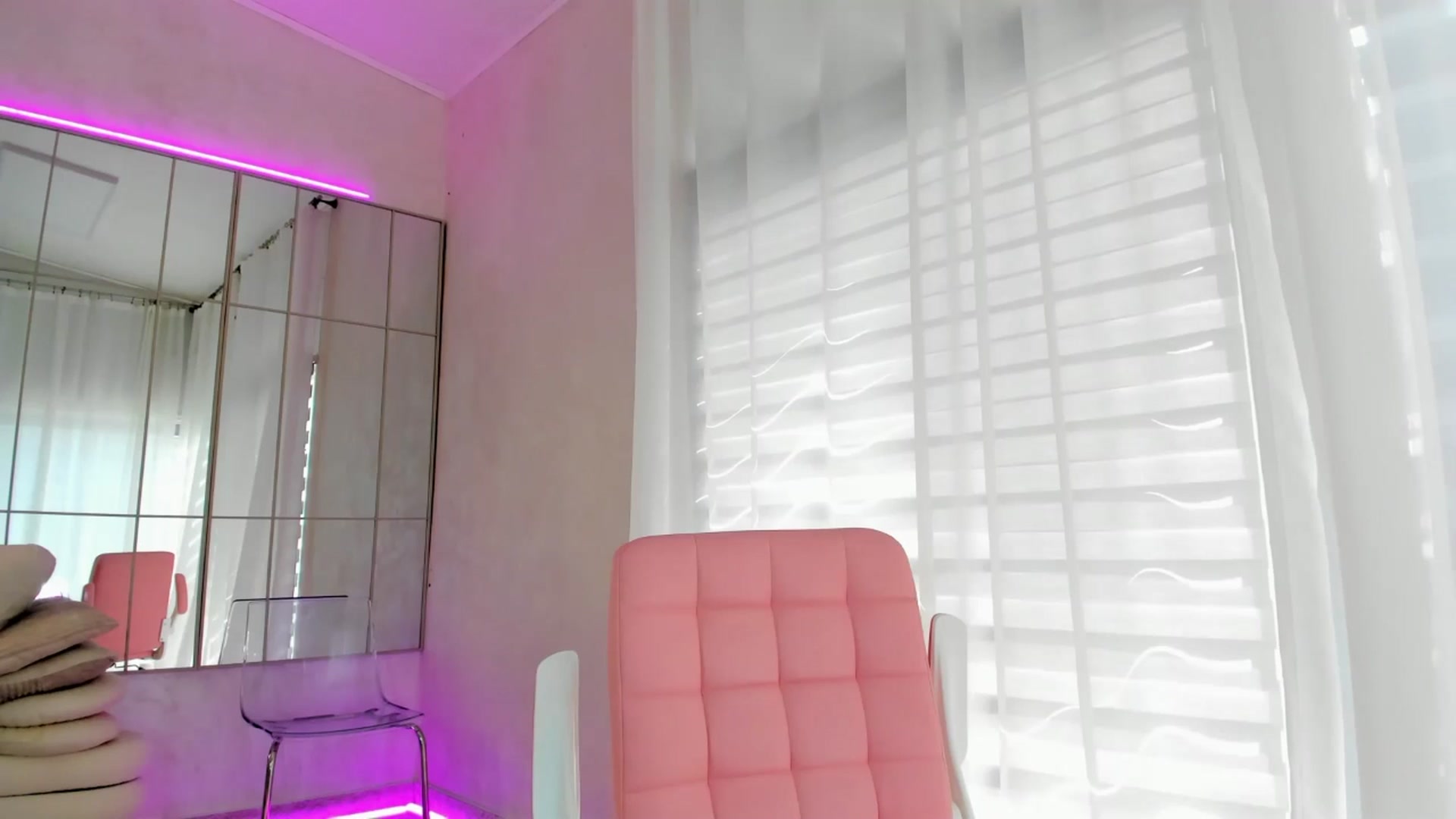 Gallery image thumbnail from Miss_diamond_'s myfreecams stream on, 03/16/2026, 13:31 image 5 of 20