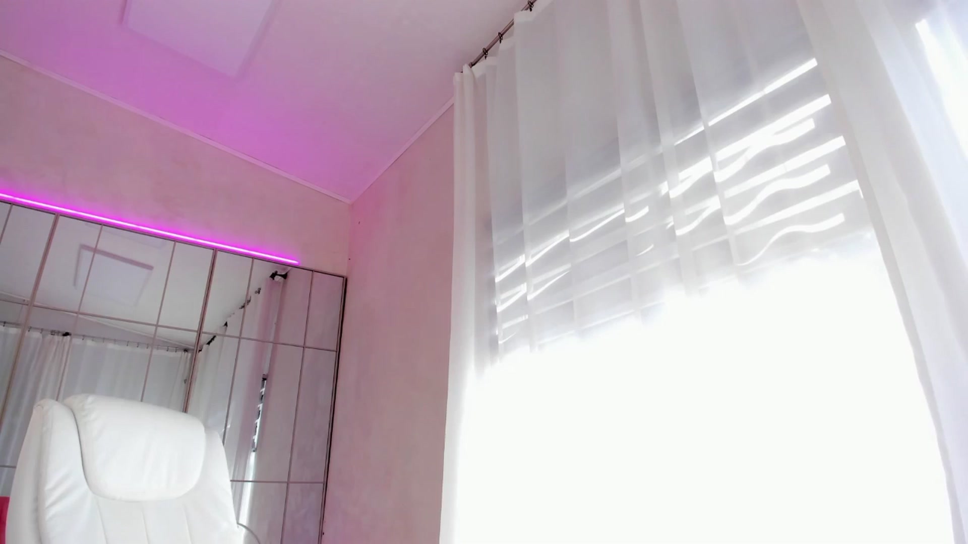 Gallery image thumbnail from Miss_diamond_'s myfreecams stream on, 03/18/2026, 12:27 image 10 of 20