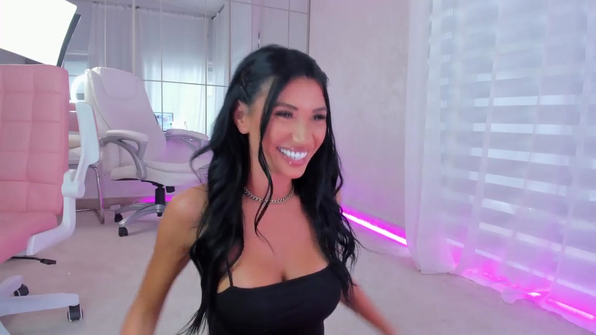 Gallery image thumbnail from Miss_diamond_'s myfreecams stream on, 03/20/2026, 13:02 image 17 of 20
