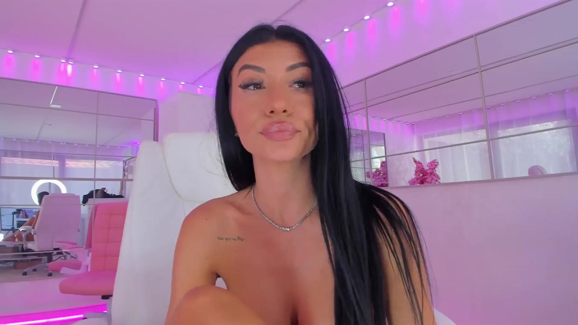 Gallery image thumbnail from Miss_diamond_'s myfreecams stream on, 04/04/2026, 12:26 image 17 of 20