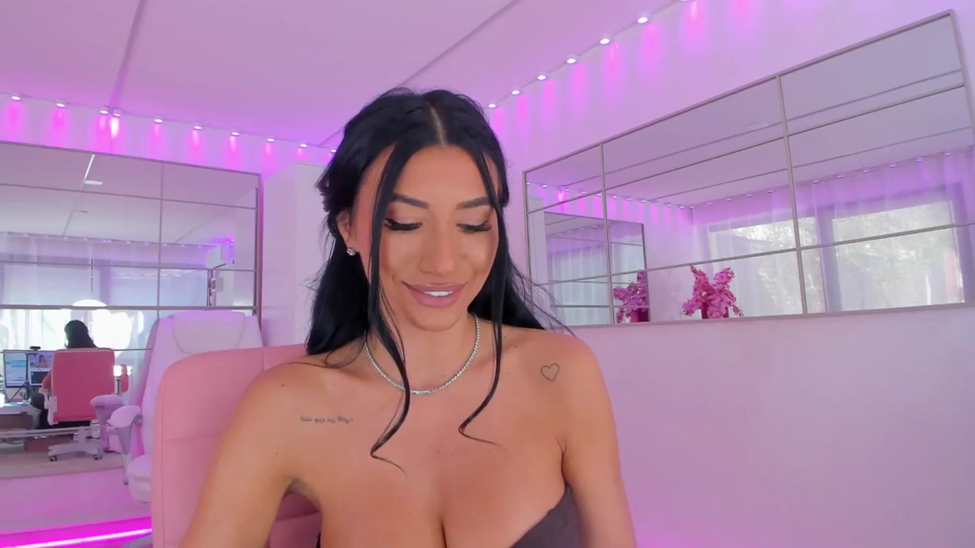 Gallery image thumbnail from Miss_diamond_'s myfreecams stream on, 04/07/2026, 10:09 image 6 of 20