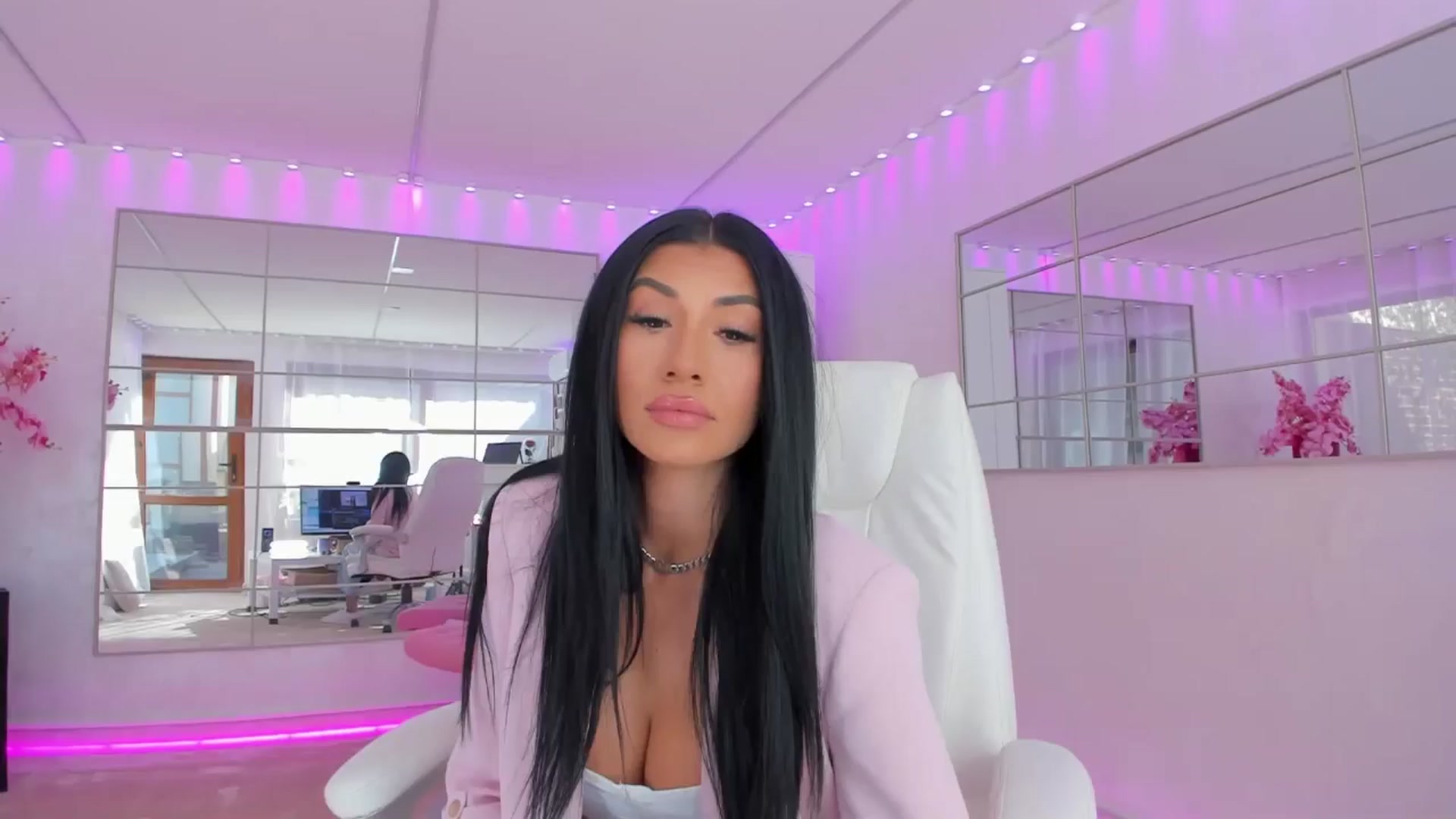 Gallery image thumbnail from Miss_diamond_'s myfreecams stream on, 04/16/2026, 08:14 image 1 of 20