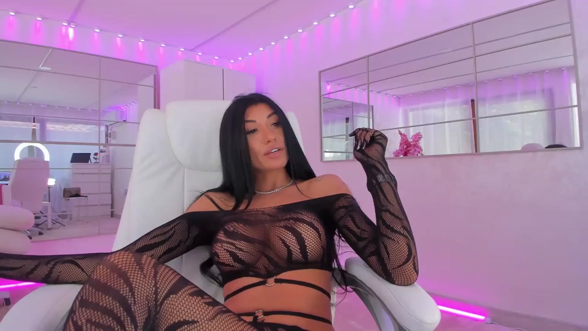 Gallery image thumbnail from Miss_diamond_'s myfreecams stream on, 04/24/2026, 11:00 image 3 of 20